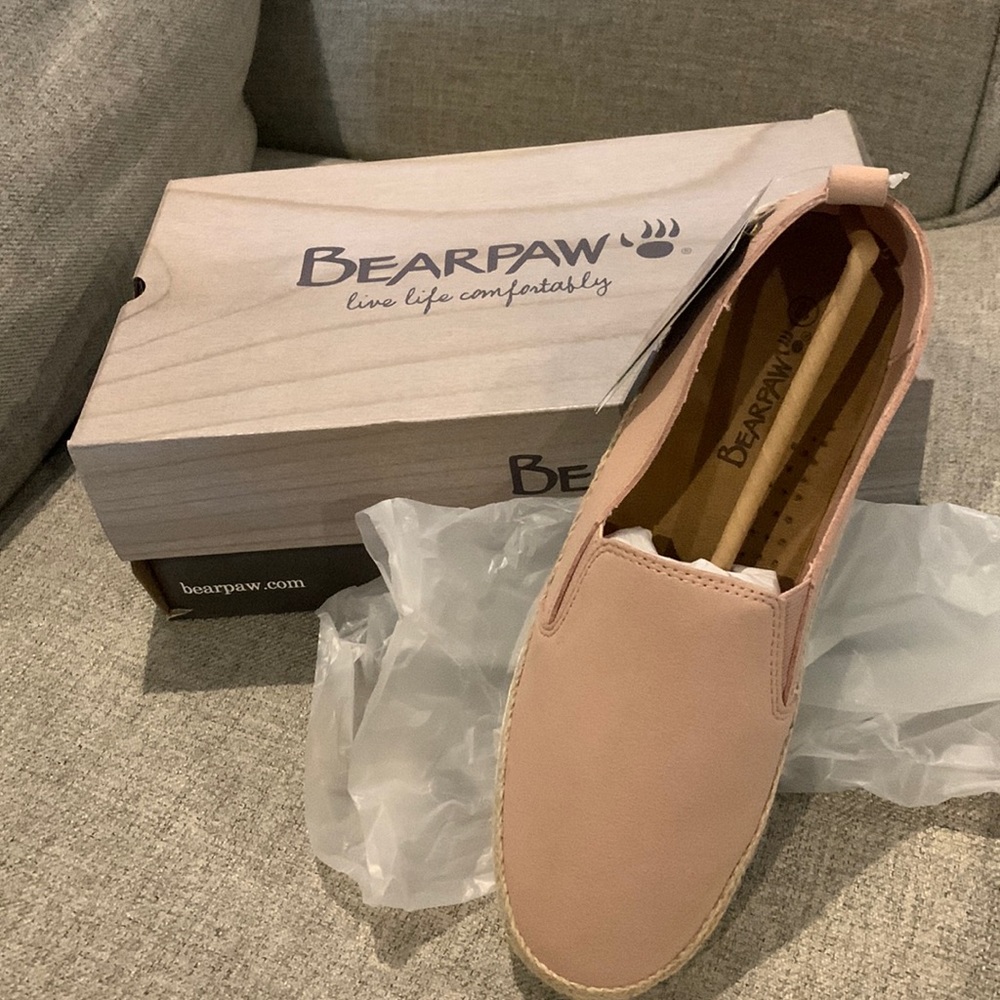 Bearpaw, light pink suede women’s slip ons, size 10